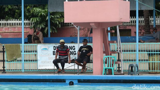 Kolam renang Tirtalega Bandung