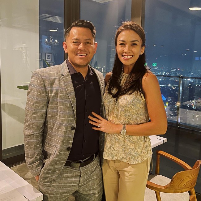 Ramadan jadi terasa lebih istimewa bagi Melanie Putria karena menjalani ibadah puasa pertamanya bersama sang suami, Aldico. Keduanya menikah di Bali pada Februari 2022. Foto: Instagram @melanieputria