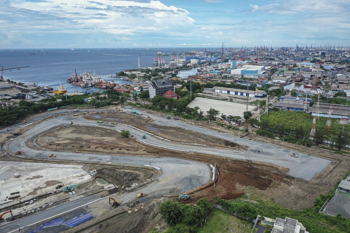 Pembangunan Jakarta International E-Prix Circuit (JIEC) di kawasan Ancol terus dikebut. Progres pembangunan sirkuit Formula E Jakarta itu capai 52 persen.