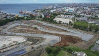 Pembangunan sirkuit balapan mobil listrik itu pun saat ini masih terus berlangsun. Diketahui, progres pembangunan JIEC hingga kini telah mencapai 52 persen.  