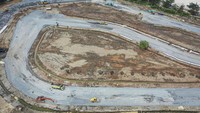 Foto udara suasana pembangunan Jakarta International E-Prix Circuit (JIEC) di kawasan Taman Impian Jaya Ancol, Jakarta, Minggu (6/3/2022).