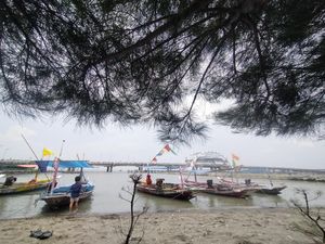 Menikmati Wisata Murmer di Pantai Kenjeran Surabaya