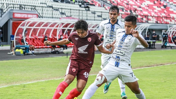 PSM Makassar menang 2-1 atas PSIS Semarang