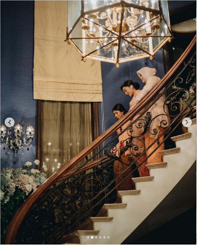 Lamaran Putri Tanjung dan Guinandra Jatikusumo digelar pada Sabtu (5/3/2022) di rumah keluarga Chairul Tanjung, Menteng, Jakarta Pusat. Foto: Dok. Modern.co