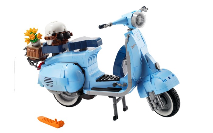 Replika Vespa 125 dari Lego Replika Vespa 125 dari Lego