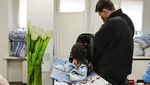 Tangis Orang Tua di Ukraina Saat Anak Jadi Korban Invasi Rusia