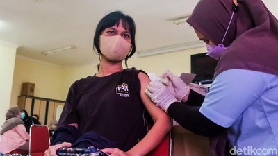Tangkal Omicron, Nyaris 12 Juta Warga Sudah Divaksin Booster