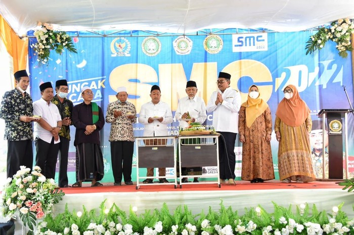 Wakil Ketua MPR RI Jazilul Fawaid Gus Jazil menghadiri acara puncak Sunanul Muhtadin Competition & Festival di Pondok Pesantren Modern Sunanul Muhtadin, Gresik, Jawa Timur.