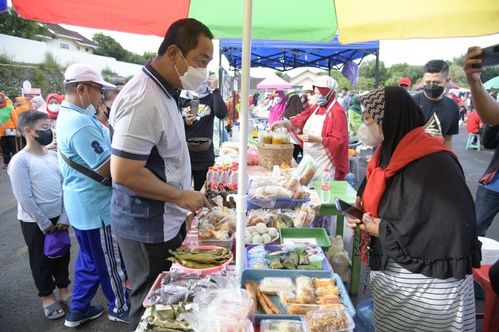 Walkot Hendi di Pasar Pagi Sirkuit Mijen