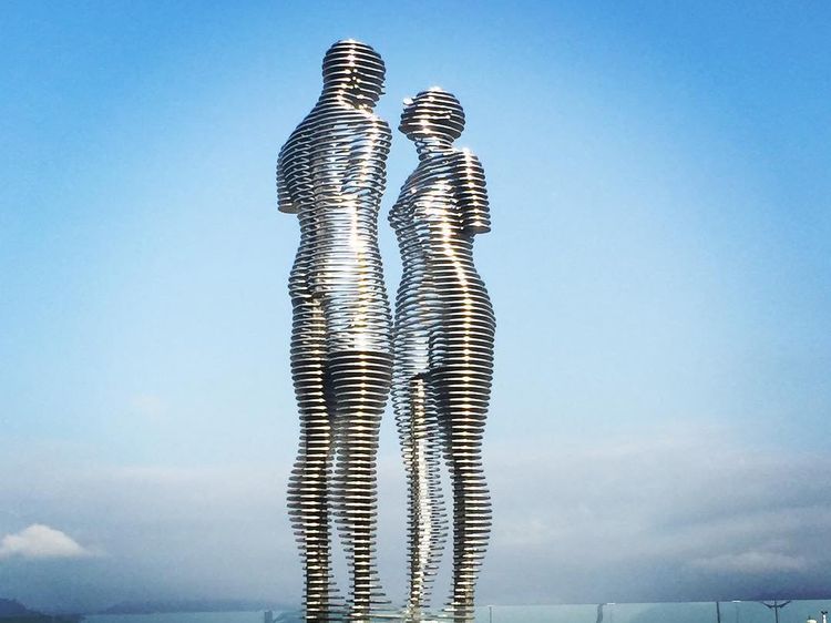 Ada di Georgia, Patung Ini Simbol Kisah Cinta Tragis Berlatar Invasi