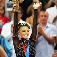 Begini potretnya ketika memenangkan medali emas di Olimpiade Athena 2004.Foto: Dok. Website Alina Kabeva