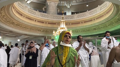 Arab Saudi Hapus Aturan Pembatasan Covid-19