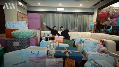 10 Foto Atta - Aurel Pamer Kado untuk Baby Ameena, Selimut Hermes Hingga Emas