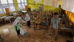 Banjir Surut, Siswa di Jambi Bersih-bersih Sekolah