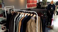 Sementara itu, acara WOF 2022 digelar di Bandung dan Jakarta. Kota Bandung dipilih karena merupakan kota fesyen dan memilki banyak komunitas denim.