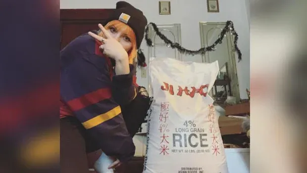 Bule Amerika doyan makan nasi