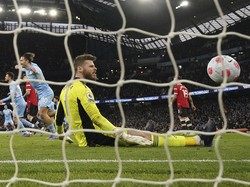 David De Gea kebobolan empat menit laga berjalan lewat gol Kevin De Bruyne. (Foto: AP/Jon Super)