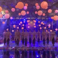 Tak lupa penampilan para bridesmaid yang berjejer, sebagai pembuka panggung. Foto: Instagram