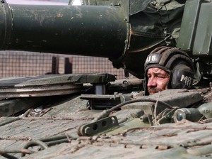 Konvoi Militer Rusia di Ukraina Dipasangi Bendera Uni Soviet