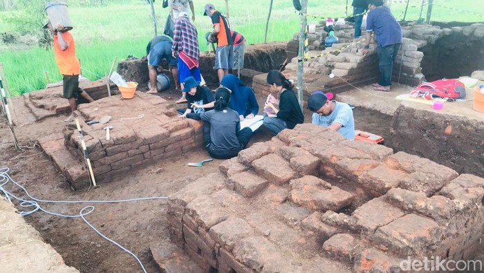 Ekskavasi Situs Gemekan Mojokerto temukan tiga candi tunggangan dewa