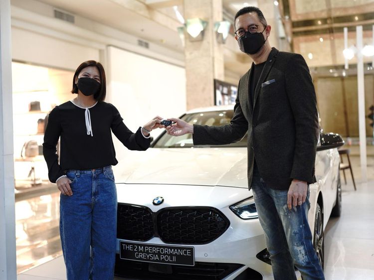 Sah! Momen Greysia Polii Jadi Pemilik Pertama BMW 218i Gran Coupe Sport M Performance