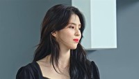 Han So Hee ngaku nggak ingin menikah gegara drama yang dibintanginya, The World of Married. Penggambaran keluarga berantakan di drama itu membuatnya nggak yakin soal pernikahnnya. Foto: Instagram @xeesoxee