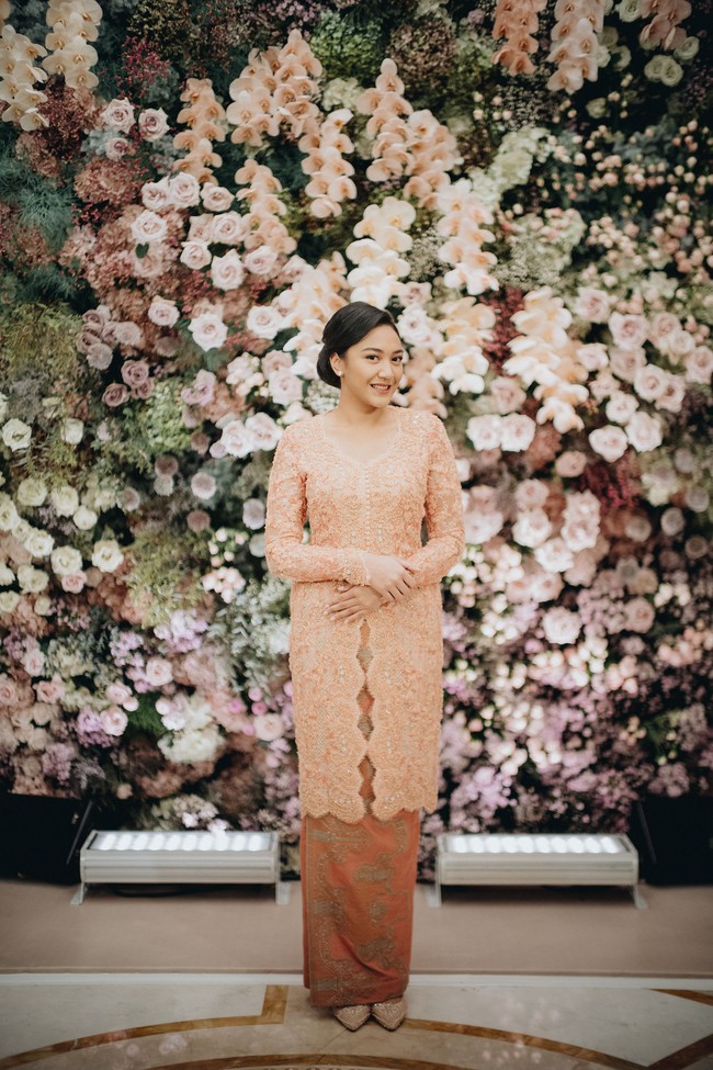 “Ketika Uti yg makeup sehati2nya udh supersoft mau lebih soft lagi.. deg2an menghampiri.. skincare diperbanyak..btw thank you for having me Sis.. such an honour for me..,” tulis Bubah Alfian dalam unggahannya di Instagram. Foto: Dok. morden.co