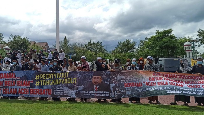 Massa demo Menag Yaqut di Aceh (Agus-detikcom)
