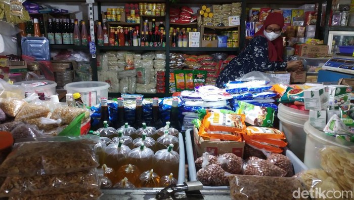 Minyak goreng masih langka di Pasar daerah Tangerang Selatan