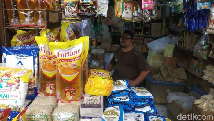 Minyak goreng masih langka di Pasar daerah Tangerang Selatan