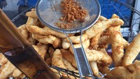 Di kawasan Jakarta Utara ada pusat kuliner bernama PSB Kelapa Gading yang cukup terkenal. Di sini kamu bisa mendapatkan otak-otak dan tahu krispi hanya dengan Rp 5 ribu saja. Foto: Instagram/Twitter/Istimewa/YouTube