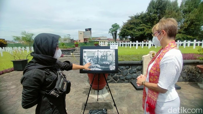 Pameran foto Askara Amerta menampilkan kilas balik berdirinya Ereveld Bandung