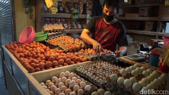 Pedagang telur di Pasar Kosambi Bandung