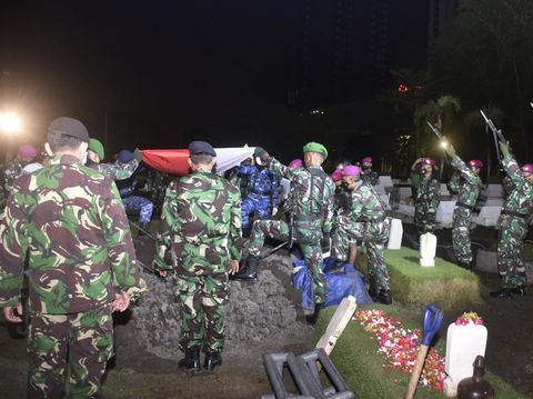 Pelda KKO (Purn) Soegimin meninggal dunia. Ia merupakan pengangkat jenazah tujuh jenderal Pahlawan Revolusi korban G30S/PKI, dari Korps Marinir TNI Angkatan Laut.