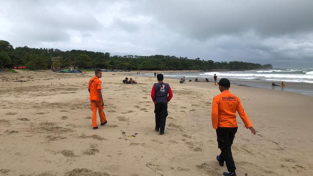 Tim SAR Tutup Operasi Pencarian Wisatawan Terseret Ombak di Ciantri Lebak