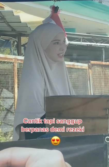 Penjual bakpau cantik