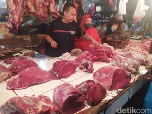 Jelang Idul Adha Harga Daging di Medan Turun, Pedagang: Nunggu Kurban Gratis