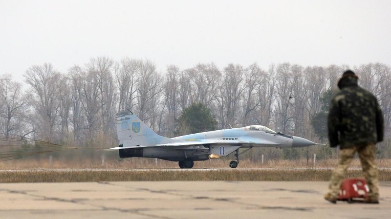 Jet tempur MiG-29 jadi salah satu andalan Ukraina dalam menghadapi serangan Rusia. Penasaran dengan spesifikasi dan kelebihan jet tempur ini? Lihat yuk.