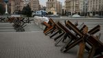 Potret Kota Kyiv Berhias Barikade Anti-tank