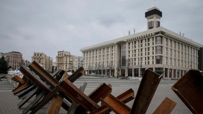 Potret Kota Kyiv Berhias Barikade Anti-tank