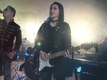 Ratna Listy Alami Kecelakaan Menuju Madiun, Ban Mobil Pecah hingga Berasap