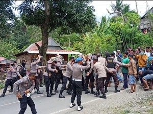 Dalih Polisi Tak Ada Niat Pukul Warga Saat Ricuh Sengketa Lahan di Enrekang