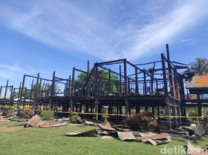 Pemkab Bone Siapkan Rp 35 M Bangun Rumah Adat Bola Soba yang Hangus Terbakar
