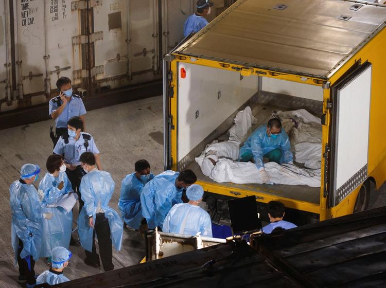 Kamar Mayat Penuh, Jenazah COVID di Hong Kong Disimpan dalam Kontainer