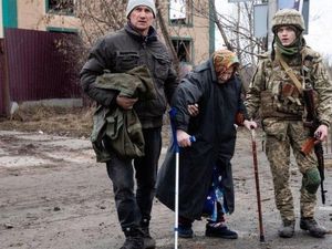 Rusia Hentikan Penembakan, Beri Jeda Koridor Kemanusiaan