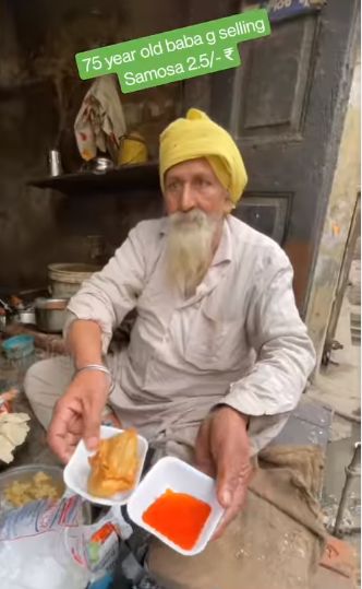 Kakek 75 Tahun di India Tawarkan Samosa Rp 500