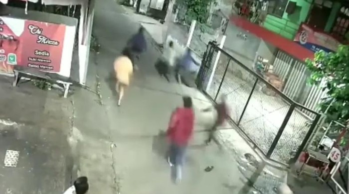 Screenshot video viral kelompok pemuda diduga mmau tawuran di Depok (dok. Istimewa)