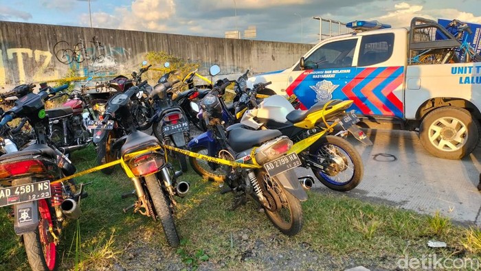 Sepeda motor yang diamankan Satlantas Polres Boyolali saat razia balap liar, Senin (7/3/2022).