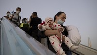 Ukraina pernah menjadi tempat perlindungan para pengungsi negara lain, tetapi sekarang mereka menemukan diri mereka kembali tanpa tujuan. AP Photo/Maya Alleruzzo.