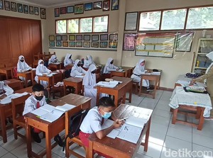 Sekolah di Bekasi Boleh Gelar PTM 100% Asal Jumlah Murid Tak Lebih dari 200